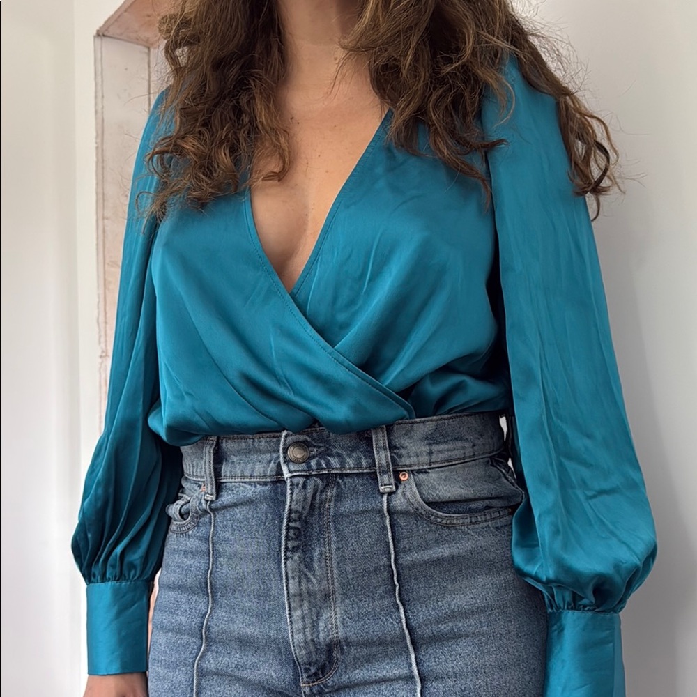 Elegant Teal V-Neck Blouse